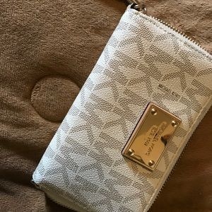 Michael Kors Wristlet